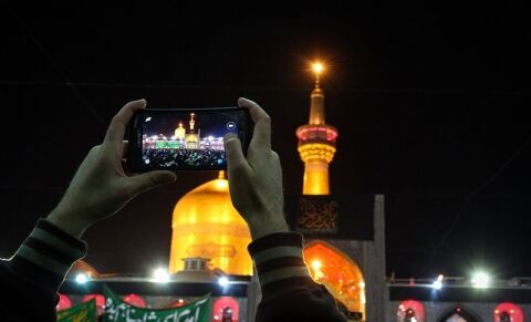 تشرف جوان روس به دین مبین اسلام در حرم مطهر رضوی