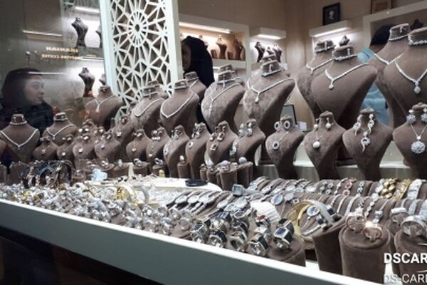 بازار نقره و بدلیجات در مشهد رونق یافته است