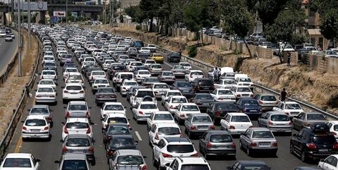 ترافیک سنگین در محورهای ورودی خراسان رضوی/ شهروندان از سفرهای غیرضروری خودداری کنند