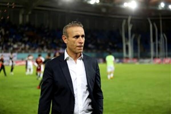 گل‌محمدی: رنگ جوراب بازیکنان نفت در کار ما هم اخلال ایجاد کرد!/ در لیگ ایران همیشه وقفه بوده، هست و خواهد بود
