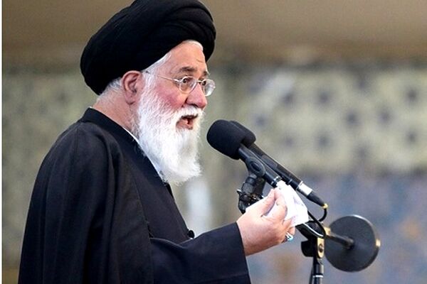 آیت‌الله علم‌الهدی: فلسفه و رمز اصلی قیام امام حسین (ع) نجات جامعه‌ بشریت است