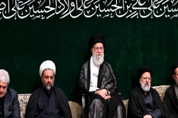 رهبر انقلاب: تریبون‌های جریان حق، القائات نظام سلطه را افشا کنند