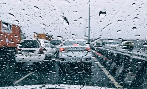 باران در انتظار ورودی‌های مشهد/زائران لباس گرم به همراه داشته باشند