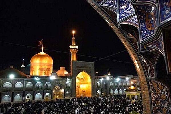انعکاس برنامه‌های دهه آخر صفر با تلاش بیش از 150 نفر در حرم رضوی