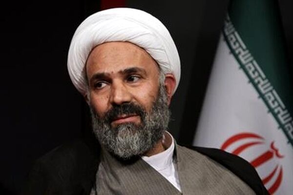 آینده‌فروشی دولت استقلال کشور را در معرض خطر قرار می‌دهد
