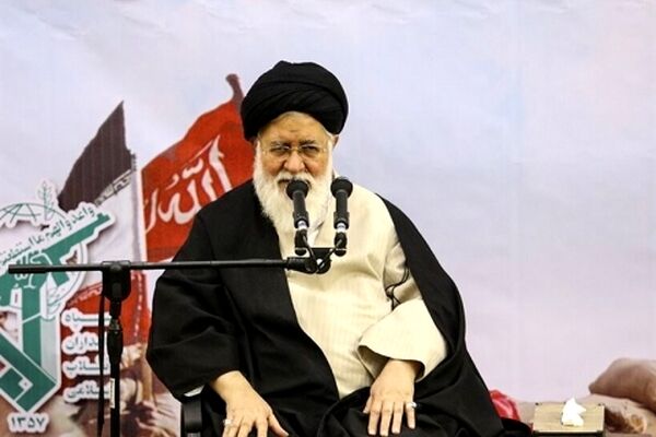 امام جمعه مشهد: اقمار آمریکا به این کشور بی‌اعتمادند؛ «اختلال در درک ایران» مشکل اصلی آمریکاست