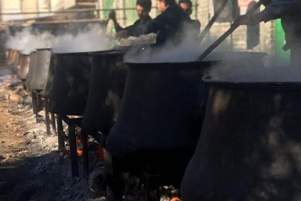 ۱۸ تن آش نذری به نیت ظهور امام زمان (عج) در قوچان طبخ شد