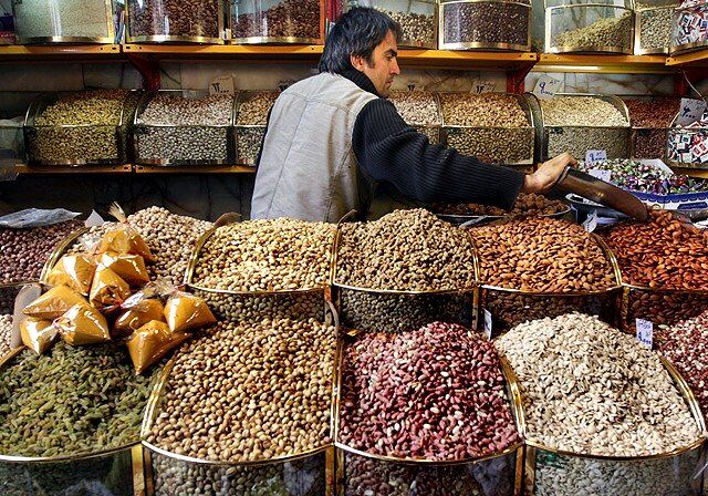 آجیل با کاهش قیمت و فروش فوق‌العاده به خانه‌های مردم می‌رود