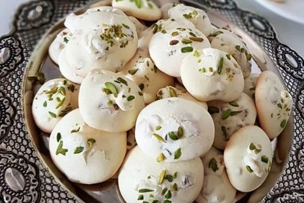 طرز تهیه شیرینی گردویی پفکی در کمتر از نیم ساعت