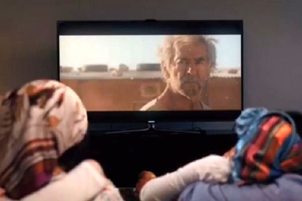 «خروج» ابراهیم حاتمی کیا را در فیلیمو و نماوا ببینید