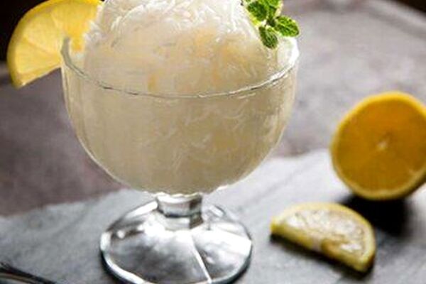 طرز تهیه فالوده شیرازی؛ در خانه دست به کار شوید