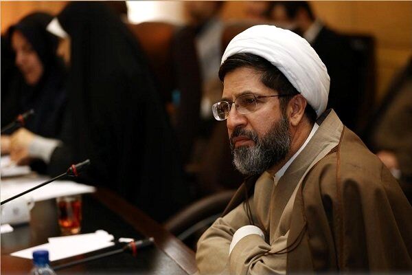 دولت تسهیلات را به سمت مشاغل آسیب دیده از کرونا هدایت کند