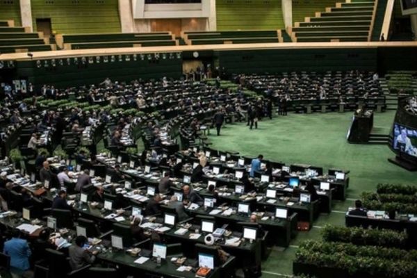 دانشجویان مشهدی پیشنهاد تغییر جایگاه سازمان تعزیرات حکومتی از دولت به قوه قضائیه را دادند