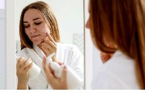 مشکلات پوستی ناشی از پریود
