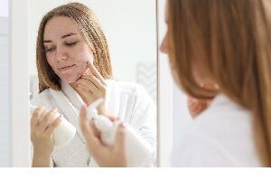 مشکلات پوستی ناشی از پریود