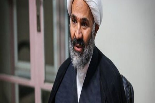 خطر تحریف تاریخ بسیار جدی است