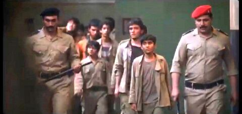 فیلم سینمایی «23 نفر» هم اکنون در سینماهای برگزیده مشهد