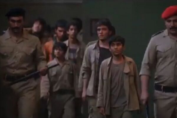 فیلم سینمایی «23 نفر» هم اکنون در سینماهای برگزیده مشهد