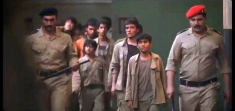 فیلم سینمایی «23 نفر» هم اکنون در سینماهای برگزیده مشهد