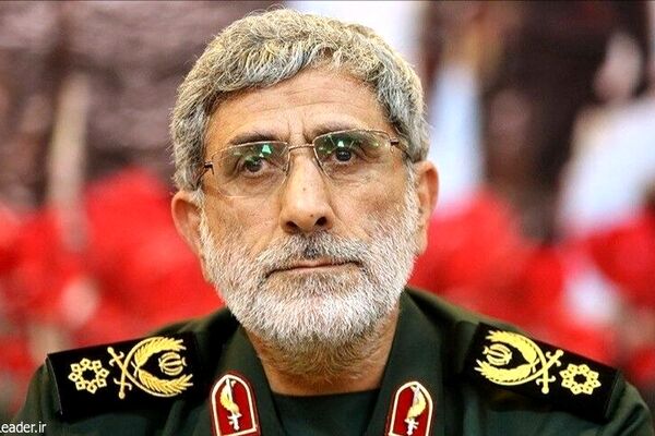 سرداری که پوتین‌هایش وصله داشت!