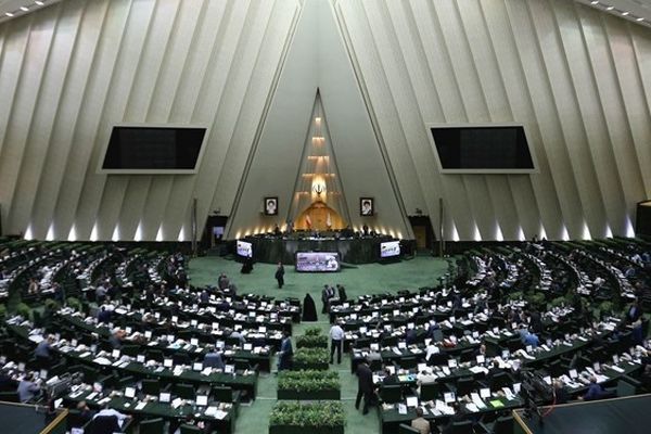 چالش لیست در میان اصلاح طلبان و اصولگرایان خراسان رضوی