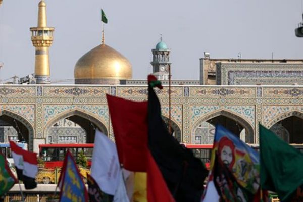 تشرف کاروان پیاده 1000 نفری ملل اسلامی به حرم مطهر رضوی