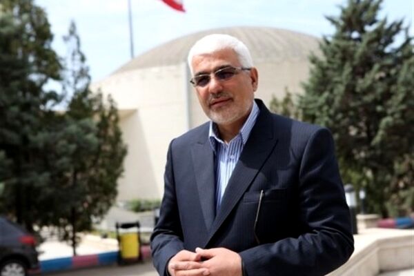 ظرفیت تولید آب سنگین اراک به ۲۰ تن در سال افزایش یافت/ رونمایی از ۷۰ دستاورد جدید هسته‌ای در فروردین ۹۹