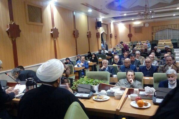 قدرت کشور را برای مردم تبیین کنید/کار سیاسی باید بدون هزینه باشد