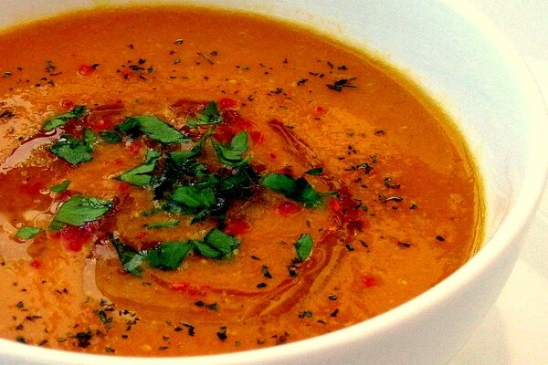 طرز تهیه سوپ دال عدس؛ مقوی و جذاب