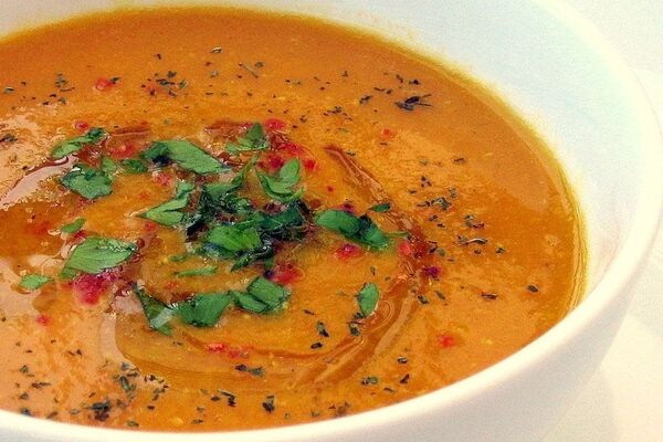 طرز تهیه سوپ دال عدس؛ مقوی و جذاب