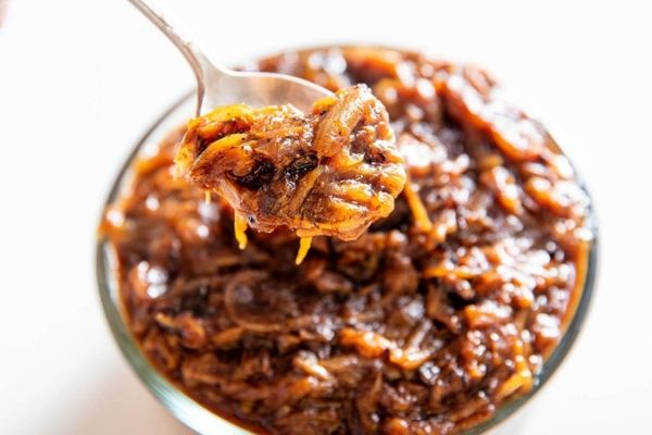 طرز تهیه پیاز کاراملی؛ طعمی فراموش‌نشدنی برای انواع ساندویچ