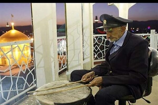 روایتی از یک رسم موروثی در خاندان قوام شکوهی/ حاج احمد ۷۲ سال بدون یک‌روز غیبت «نقاره» زد
