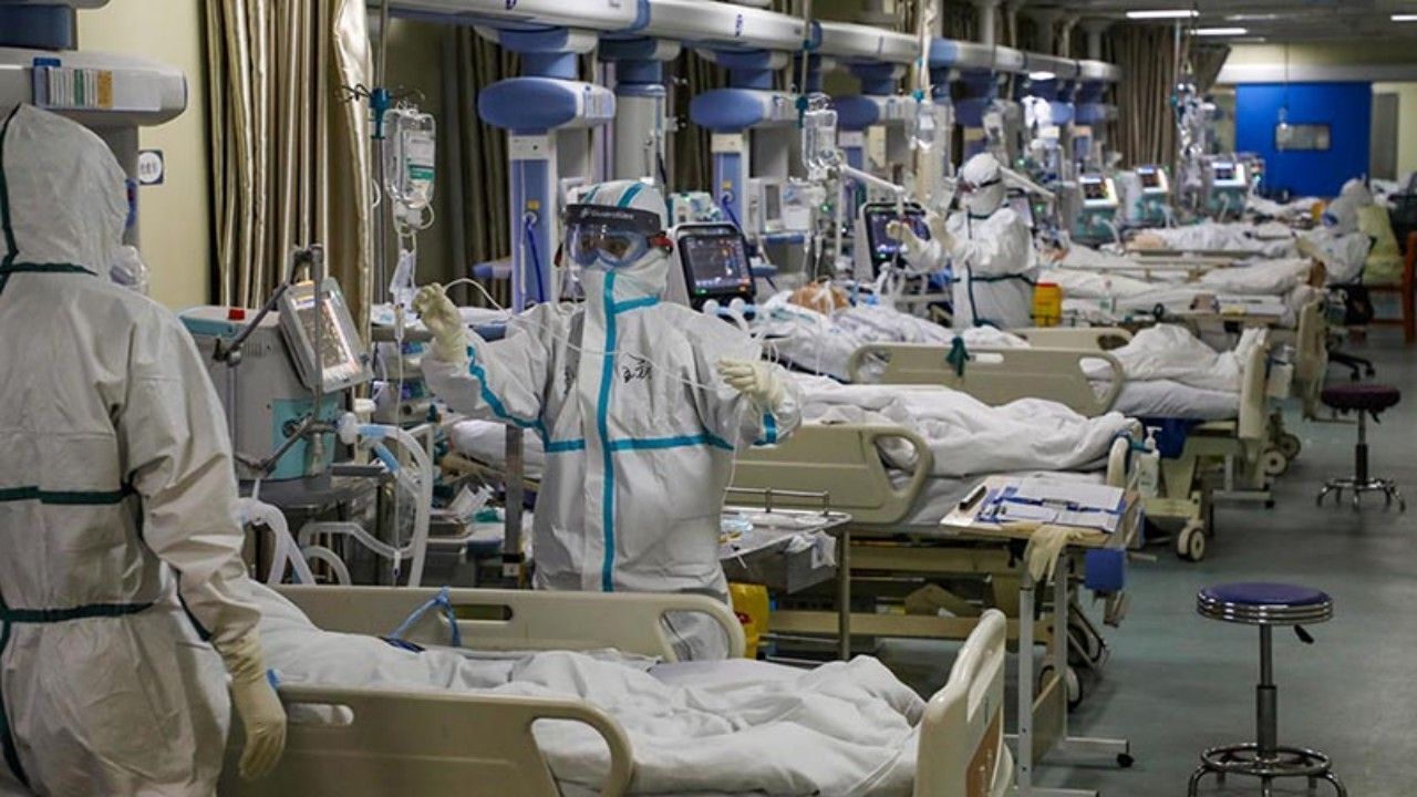 روزانه به طور متوسط 220 بیمار کرونایی در بیمارستان‌های دانشگاه علوم پزشکی مشهد بستری می‌شوند