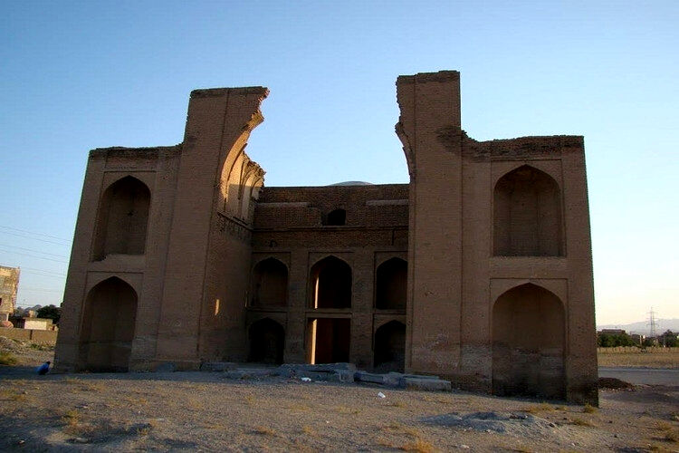 «ایوان» در حصار!