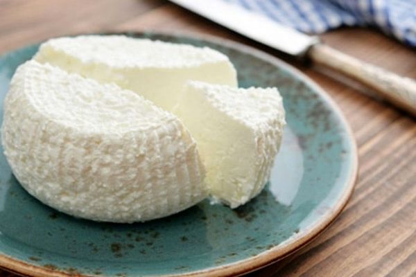 طرز تهیه پنیر در خانه؛ از نتیجه کار حتما لذت می‌برید