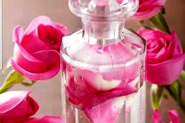 خوب و بدهای مصرف گلاب در بارداری
