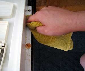 در تمیزکاری آشپزخانه این موارد را فراموش نکنید