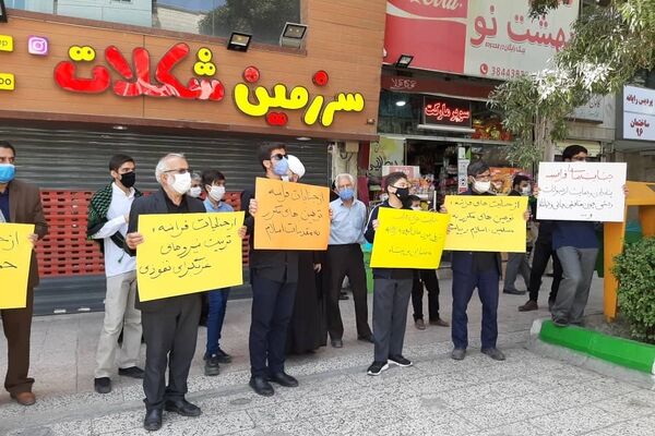 محکومیت توهین نشریه شارلی ابدو توسط مردم مشهد