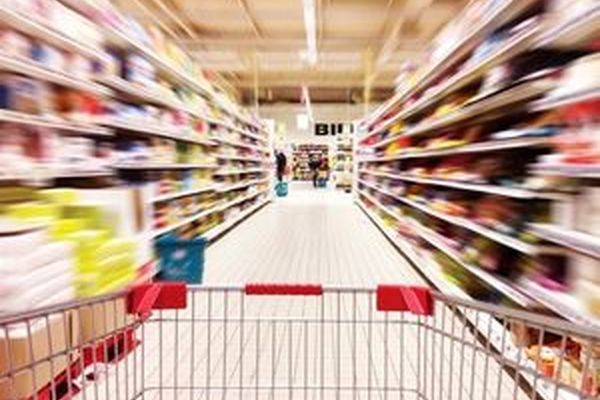 نمی‌توانیم تمام ظرفیت کاری خودمان را روی فروشگاه‌های همواره تخفیف بگذاریم