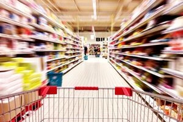 نمی‌توانیم تمام ظرفیت کاری خودمان را روی فروشگاه‌های همواره تخفیف بگذاریم