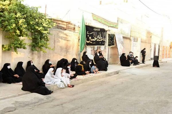 روضه خوانی مقابل منازل شهدا در مشهد