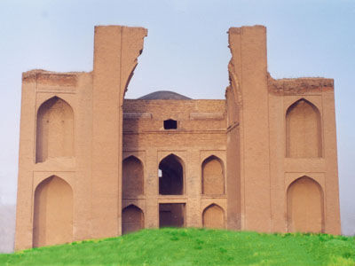 سرنوشت مبهم ایوان طرق/ معاون میراث فرهنگی: مرمت دغدغه اول نیست