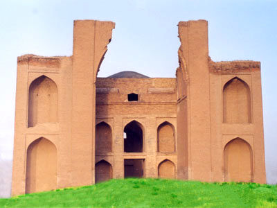 سرنوشت مبهم ایوان طرق/ معاون میراث فرهنگی: مرمت دغدغه اول نیست