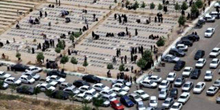 عدم رعایت پروتکل‎‌های بهداشتی در بهشت رضوان مشهد/ سازمان فردوس‌ها: نمی‌توانیم جلوی مردم را بگیریم!