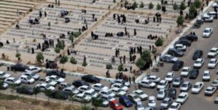 عدم رعایت پروتکل‎‌های بهداشتی در بهشت رضوان مشهد/ سازمان فردوس‌ها: نمی‌توانیم جلوی مردم را بگیریم!