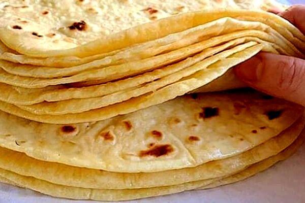 رییس اتحادیه صنف نانوایان مشهد: تغییر نرخ مصوب نان ضروری است
