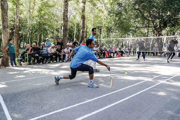 آغاز مسابقات بدمینتون پارکی در مشهد