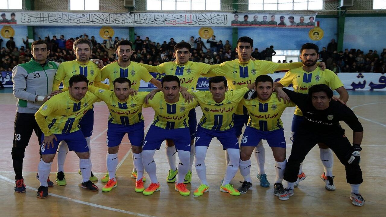 بازیکنان و اعضای کادر فنی تیم فوتسال فرش آرا مشهد تست کرونا دادند