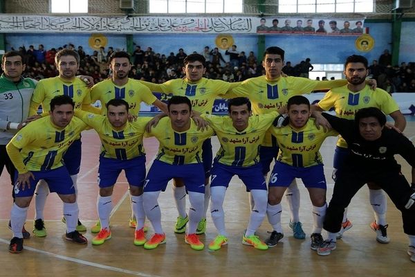 بازیکنان و اعضای کادر فنی تیم فوتسال فرش آرا مشهد تست کرونا دادند