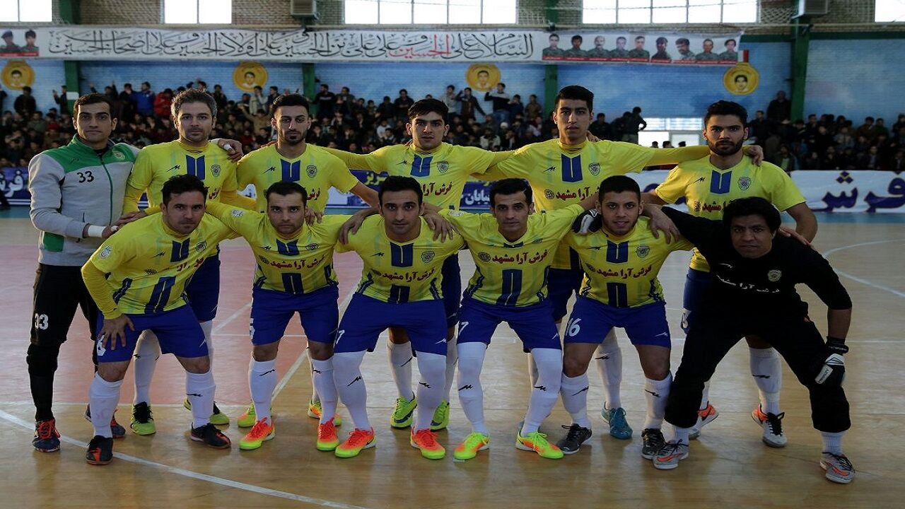 بازیکنان و اعضای کادر فنی تیم فوتسال فرش آرا مشهد تست کرونا دادند